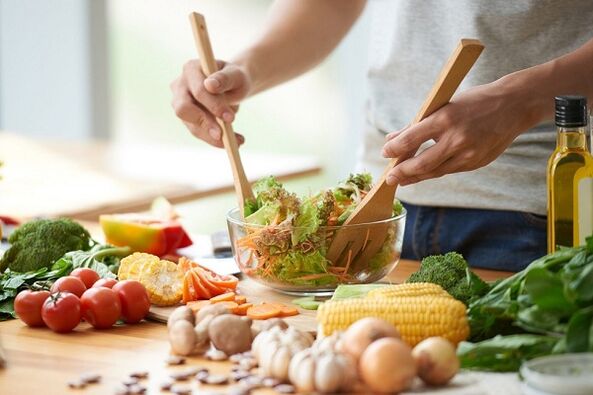 Preparation of the vegetable salad for prostatitis